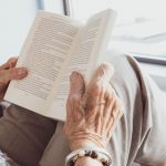 Warunki przejścia na emeryturę w wieku 60 lat. Co warto wiedzieć?
