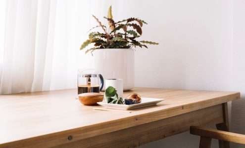 Jak wybrać idealne miejsce na stół z litego drewna w twoim domu?