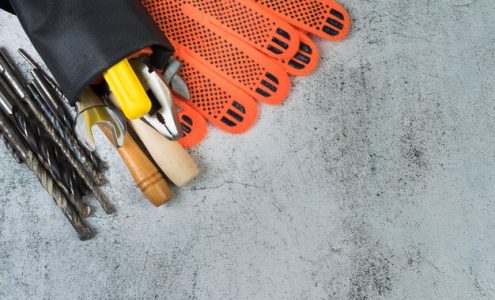 Jak wybrać odpowiednie narzędzia do prac remontowych i budowlanych?